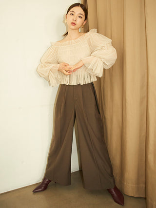  Sustainable Tuck Wide Baggy Trouser Pants khaki, Premium Fashionable Women's Pants at SNIDEL USA