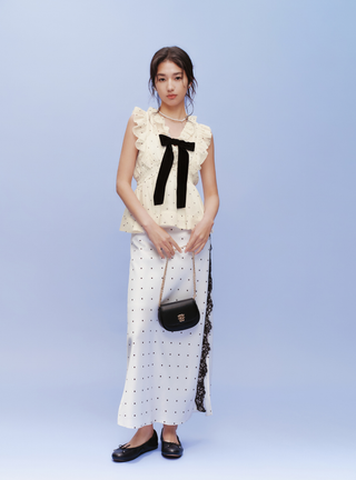 Sleeveless Front Ribbon Blouse