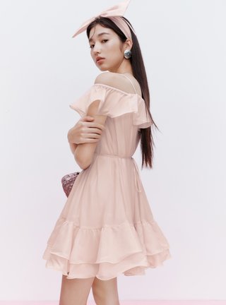 Off-Shoulder Back Ribbon Dress