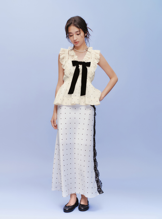 Sleeveless Front Ribbon Blouse