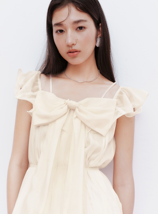 Off-Shoulder Back Ribbon Dress