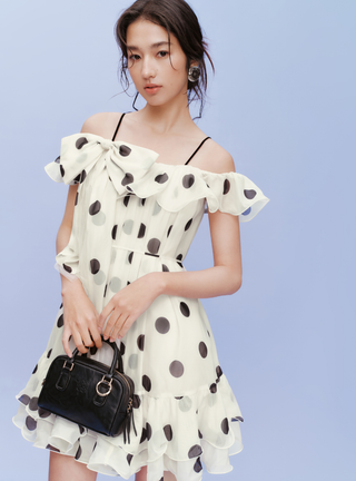 Off-Shoulder Back Ribbon Dress