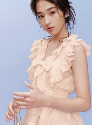 Sleeveless Front Ribbon Blouse