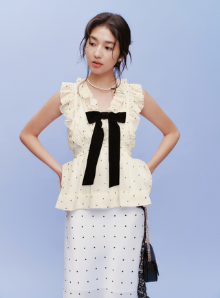 Sleeveless Front Ribbon Blouse