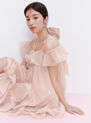 Off-Shoulder Back Ribbon Dress