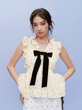 Sleeveless Front Ribbon Blouse