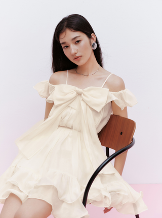 Off-Shoulder Back Ribbon Dress