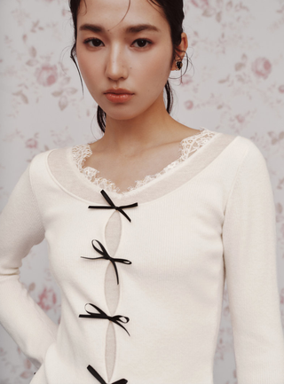 Front Bow Knit Top