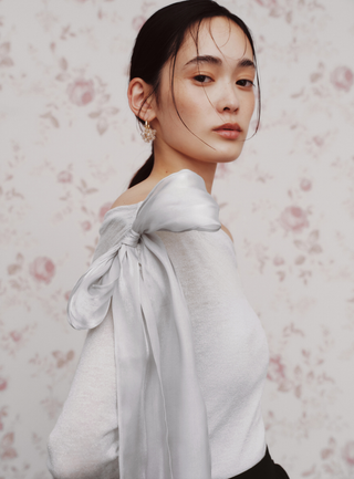 Shoulder Ribbon Knit Top