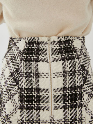 Roving Check Skirt Shorts in White, Premium Fashionable Women's Skirts & Skorts at SNIDEL USA