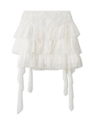 Front view of the white SNIDEL Twist Frill Mini Skort with layered lace ruffles and long cascading side frills.