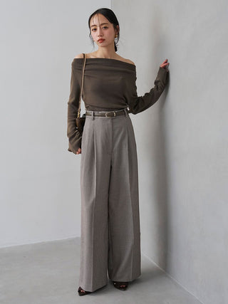 Checked SNIDEL Belted Tuck Pants styled with a brown off-shoulder top, matching slim belt and dark heels.