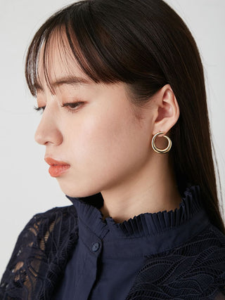 Drop Hoop Earrings in Gold, Premium Women's Fashionable Earings at SNIDEL USA.