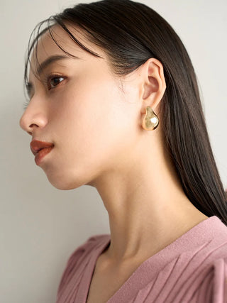 Nuance Drop Earrings in Gold, Premium Women's Fashionable Necklace at SNIDEL USA