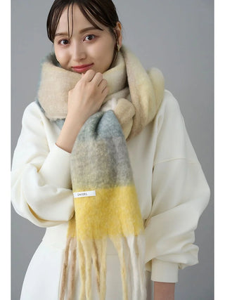 Checked Scarf in Yellow, Premium Women's Knitwear at SNIDEL USA