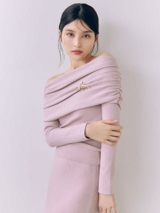 Brooch-Off Shoulder Knit Set