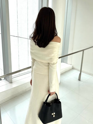 Brooch-Off Shoulder Knit Set