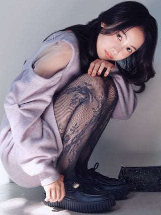 See-through shoulder knit dress