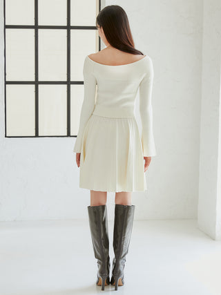 Pleated Knit Mini Skirt in Ivory, Premium Fashionable Women's Skirts & Skorts at SNIDEL USA