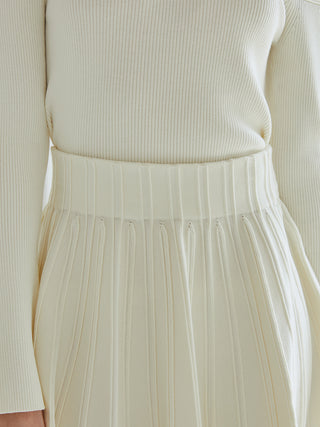 Pleated Knit Mini Skirt in Ivory, Premium Fashionable Women's Skirts & Skorts at SNIDEL USA