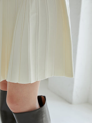 Pleated Knit Mini Skirt in Ivory, Premium Fashionable Women's Skirts & Skorts at SNIDEL USA