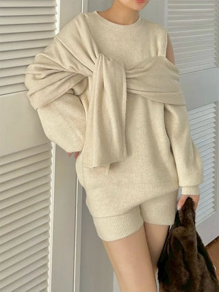 Deformation knit pullover