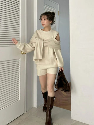 Deformation knit pullover