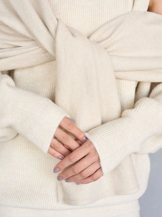 Deformation knit pullover