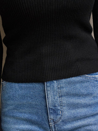 Off-shoulder layered knit pullover