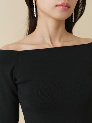 Off-Shoulder Simple Knit Top