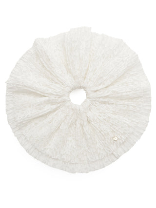 Pleated Lace Scrunchie in ivory, Premium Women's Hair Accessories at SNIDEL USA