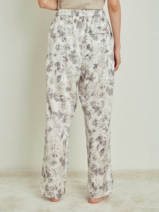  Lumiere Satin Pajama Pants in ivory, Knit Flared Pants Premium Fashionable Women's Pants at SNIDEL USA