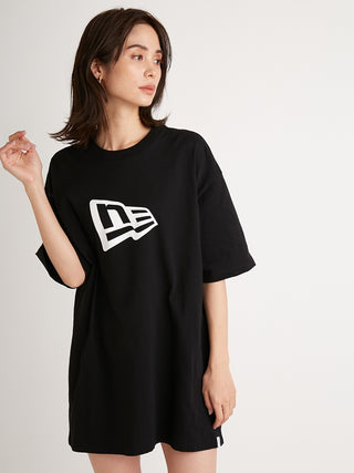  SNIDEL|NEW ERA® Collaboration Drop Tee T-shirt in black, Premium Fashionable Women's Tops Collection at SNIDEL USA