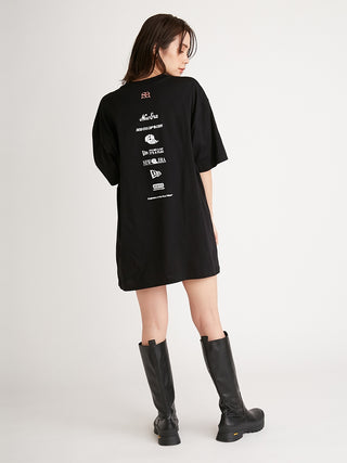  SNIDEL|NEW ERA® Collaboration Drop Tee T-shirt in black, Premium Fashionable Women's Tops Collection at SNIDEL USA\