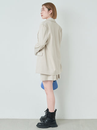 SNIDEL USA's Oversized Jacket. Crafted from a breathable fabric, these bottoms are comfortable and versatile.