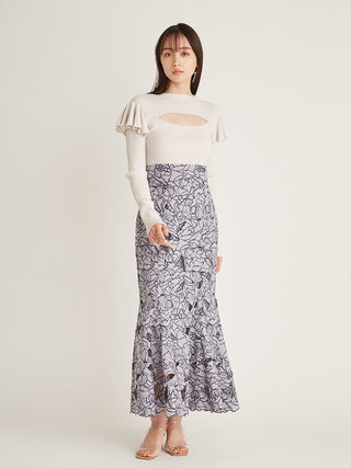  Cutting Lace Mermaid Skirt by SNIDEL USA. This mermaid skirt is accentuated with a striking lace detailing and unique pattern.