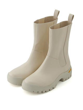 Vibram Gore Short Boots in ivory, Premium Collection of Fashionable & Trendy Women's Shoes, Boots, Loafers, & Sandals at SNIDEL USA