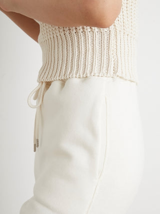 Crop top Knit Vest in ivory, Premium Fashionable Women's Tops Collection at SNIDEL USA
